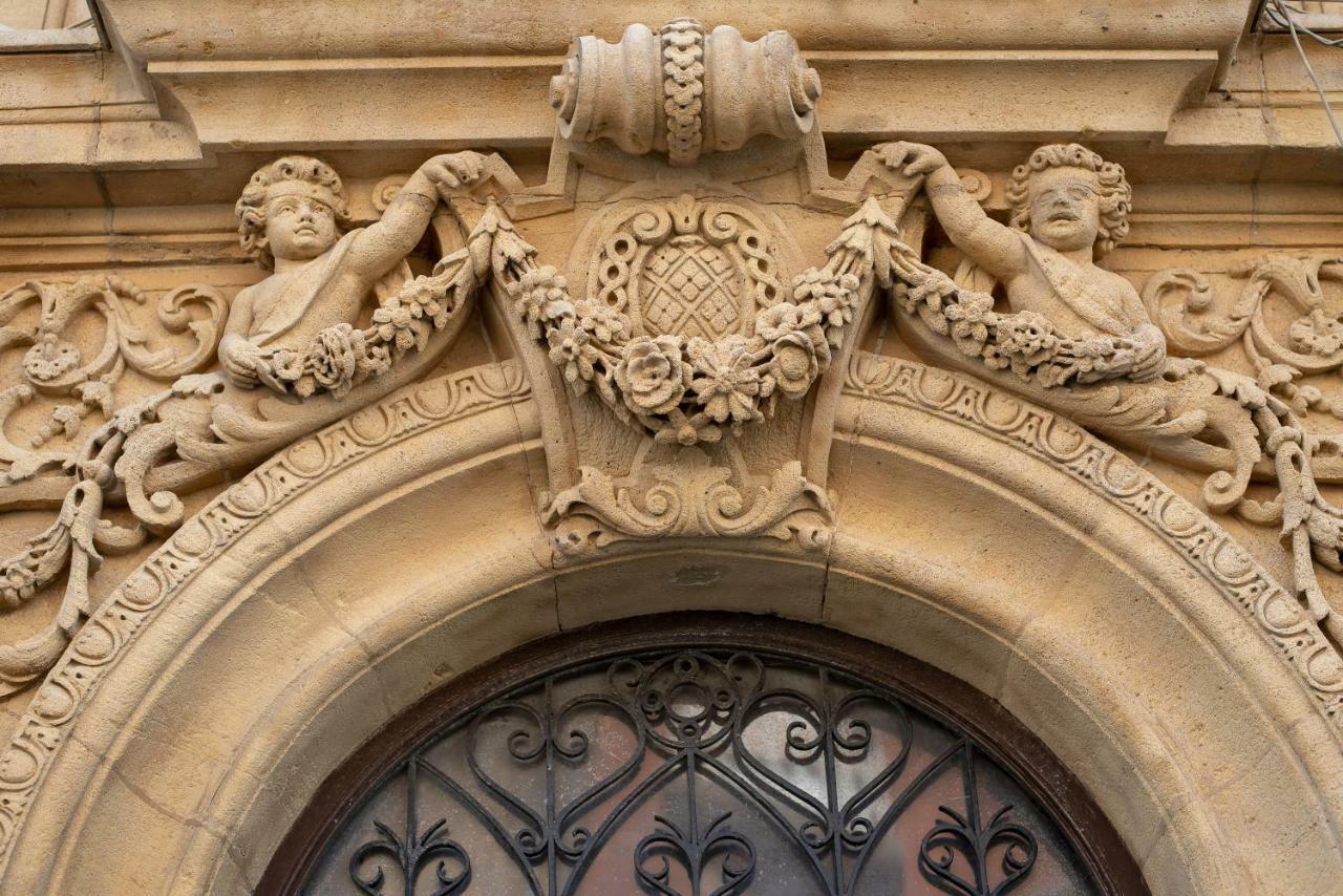 Suite Napoleon III Charleville-Mézières 外观 照片
